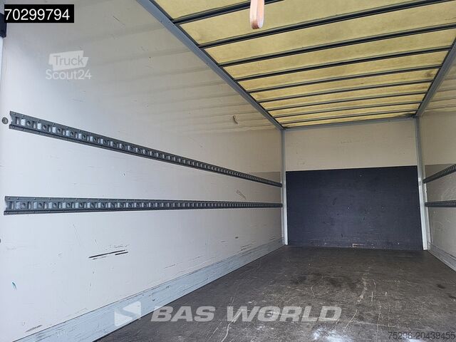 Bőrönd Mercedes Atego 818 4X2 8tonner Automatic Ladebordwand Ai...