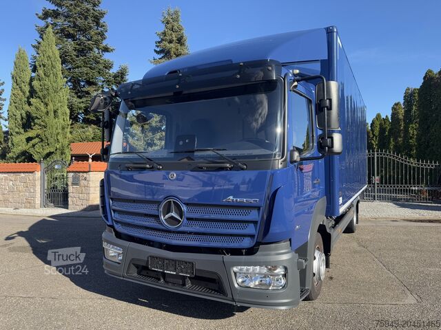 Atego 818 L carrocería 6,15 m, plataforma elevadora, aire acondicionado, suspensión neumática Mercedes-Benz Atego 818 L Koffer 6,15m LBW, Klima, Luf