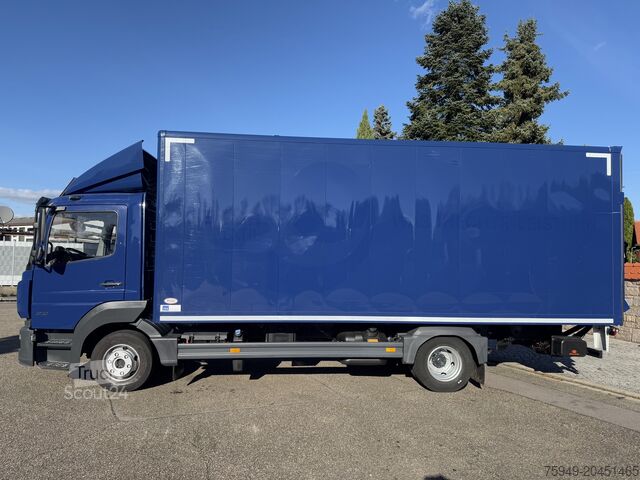 Atego 818 L carrocería 6,15 m, plataforma elevadora, aire acondicionado, suspensión neumática Mercedes-Benz Atego 818 L Koffer 6,15m LBW, Klima, Luf