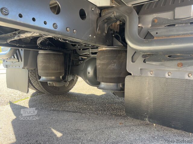 Atego 818 L carrocería 6,15 m, plataforma elevadora, aire acondicionado, suspensión neumática Mercedes-Benz Atego 818 L Koffer 6,15m LBW, Klima, Luf
