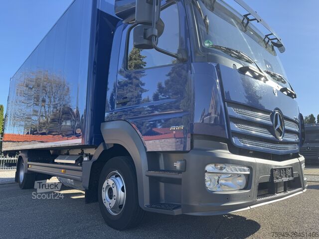 Atego 818 L carrocería 6,15 m, plataforma elevadora, aire acondicionado, suspensión neumática Mercedes-Benz Atego 818 L Koffer 6,15m LBW, Klima, Luf