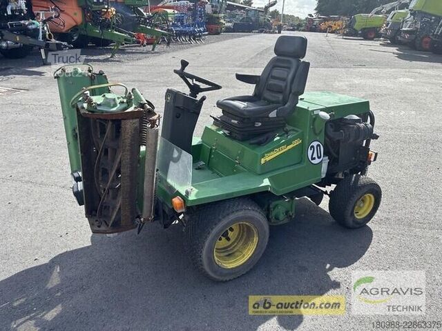 Pļāvējs John Deere 900