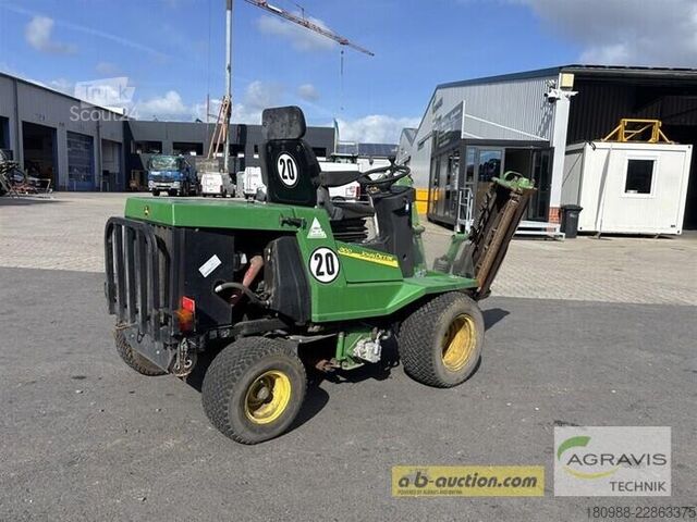 Pļāvējs John Deere 900