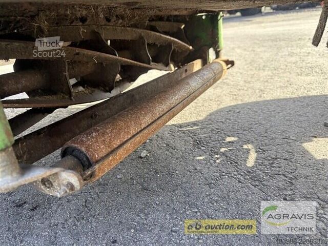 Pļāvējs John Deere 900