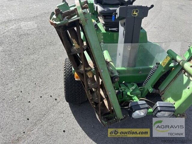 Pļāvējs John Deere 900