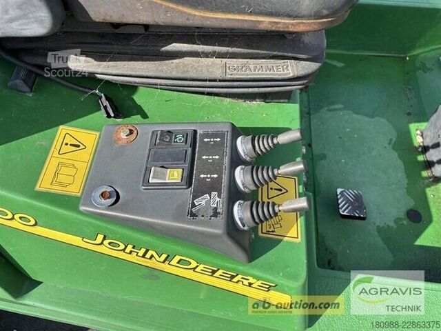 Pļāvējs John Deere 900