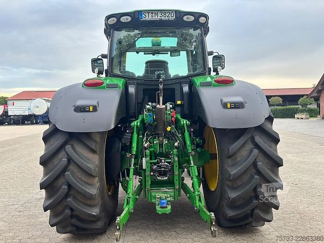 Traktor John Deere 6210R