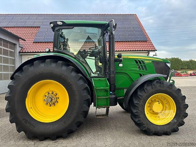 Traktor John Deere 6210R