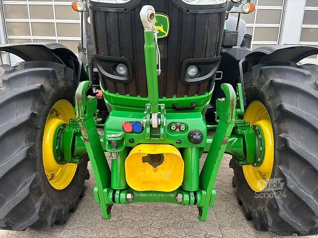 Traktor John Deere 6210R