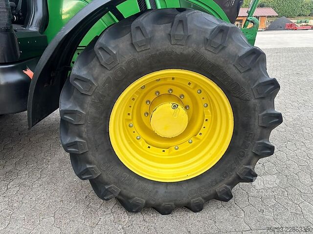 Traktor John Deere 6210R
