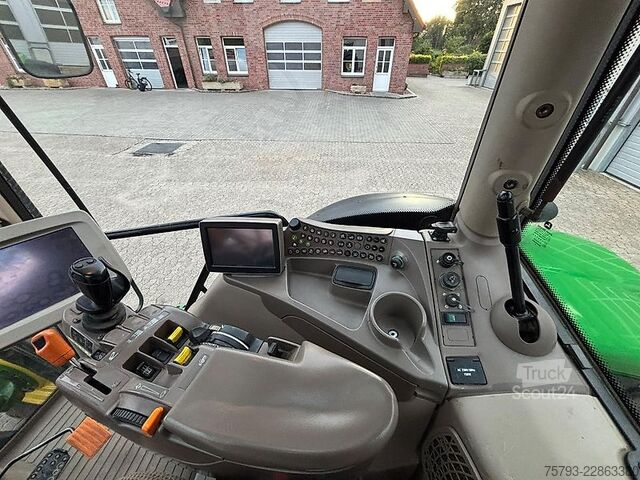 Traktor John Deere 6210R