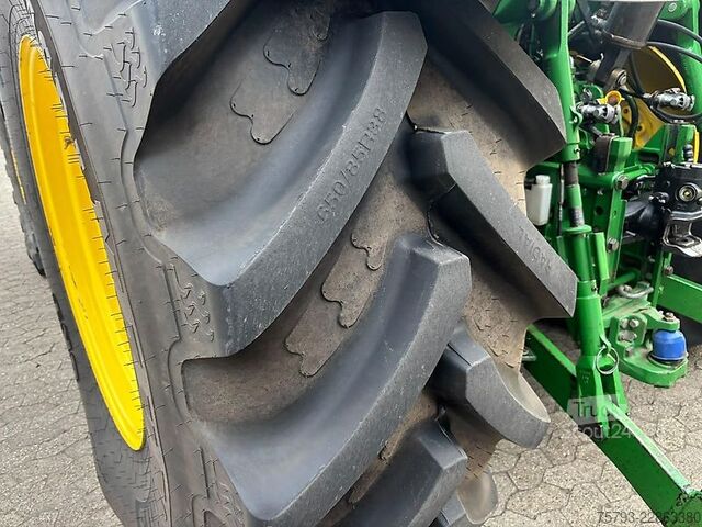 Traktor John Deere 6210R