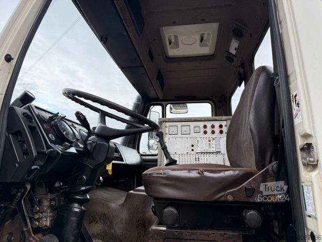 Vacuum tank truck MERCEDES-BENZ 1928 NG 4x4 V8 Hochdruckpumpe Uraca KD412