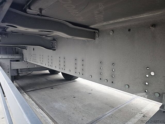 Sliding tarpaulins SCHMITZ SCB S3T TAILLIFT LBW KLEP