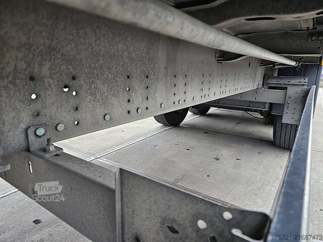 Sliding tarpaulins SCHMITZ SCB S3T TAILLIFT LBW KLEP