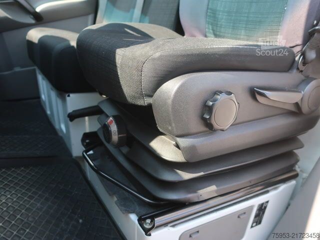 Dostavno vozilo s kesonom Mercedes Benz 516CDI Isokoffer Ladebordwand Klima