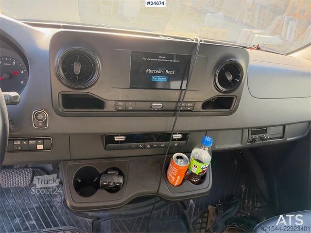 Чемодан Mercedes-Benz Sprinter 516 CDI Van with Tail Lift and Tachograph