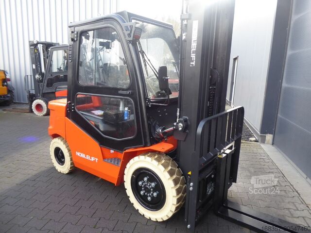 Frontlastare truck Noblelift CPD38 Lithium Ionen