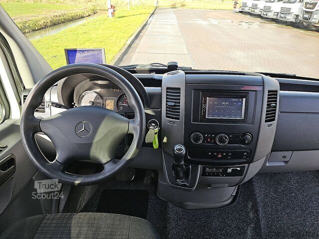 Пассажирский транспорт MERCEDES-BENZ SPRINTER 516 17-Persoons Euro6!