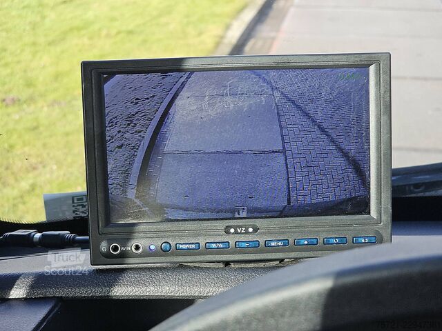 Пассажирский транспорт MERCEDES-BENZ SPRINTER 516 17-Persoons Euro6!