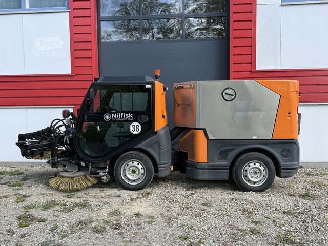 подметальная машина Nilfisk City Ranger 3500 Kehrmaschine - 4678 Ah