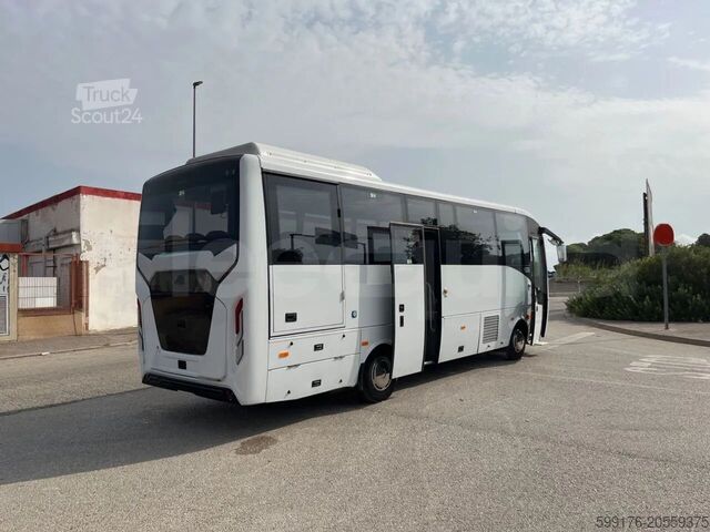 Car de tourisme Isuzu Grand Toro
