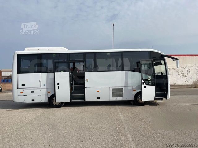 Trener Isuzu Grand Toro