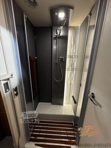 Integrerad husbil EURAMOBIL Integra 890EB NAVI RFK ALDE Lithium Luminary+