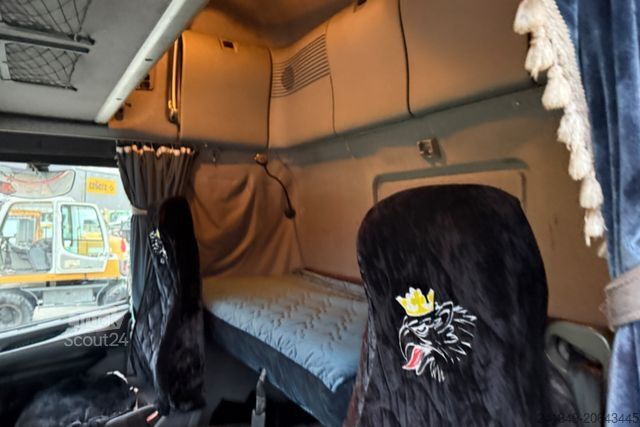 Valníkový nákladní automobil s plachtou SCANIA 164 580 V8 4x2