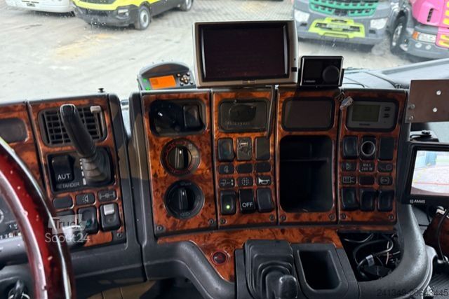Valníkový nákladní automobil s plachtou SCANIA 164 580 V8 4x2