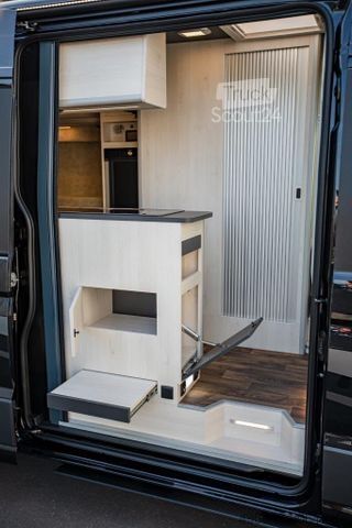 Autorulotă MEGAMOBIL Mega Lounge oder Classic 600 MAN 4x4 mit Hubbett