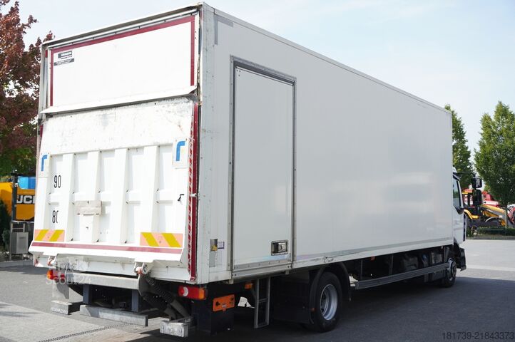 Δοχείο Renault D12 Euro 6 / 18 pallets / Tail lift/ 2017