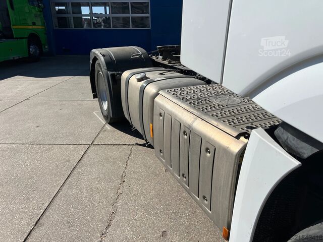 Standard-SZM Mercedes-Benz Actros 1945 / Retarder / 2x Tank / Stand Airco
