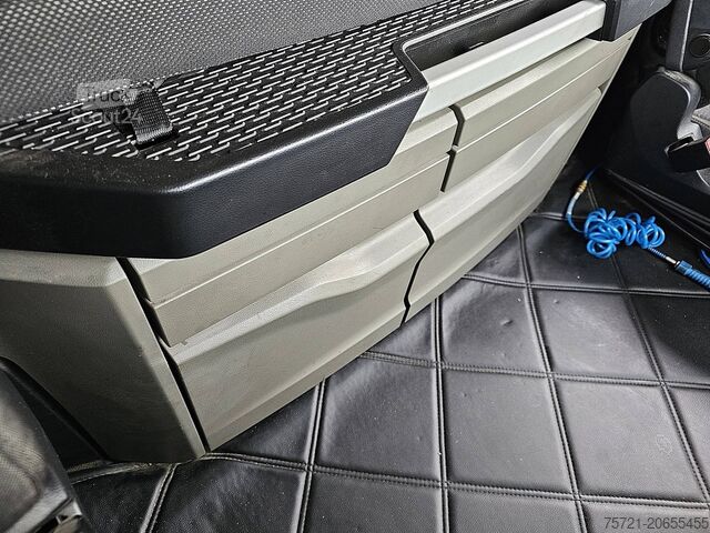 Estándar-SZM M.A.N. 26.470 TGX TG3 GM 6X2/2 BL