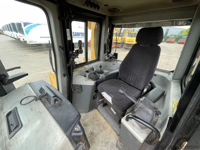 Mašina za ocenjivanje Caterpillar D6T LGP