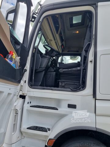 Standart çekici Mercedes-Benz Actros 1842
