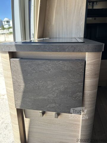 كرفان/عربة تخييم Fiat Weinsberg Carabus 600 K | 4 Posti Letto | Completamente Attrezzato