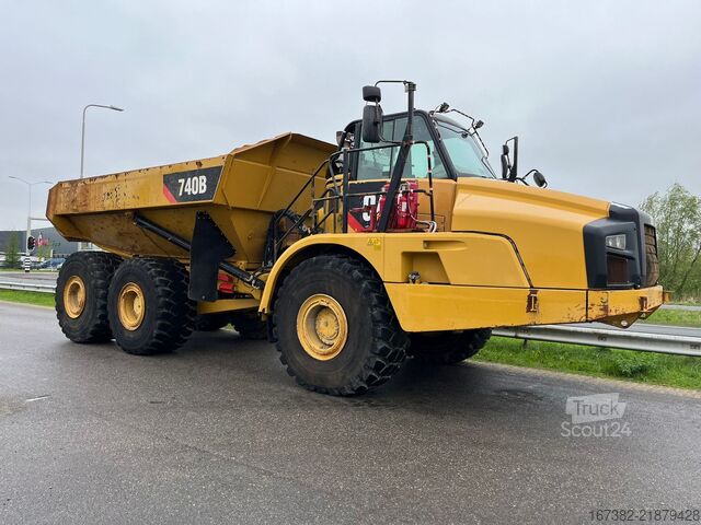 Самосвал Caterpillar 740B