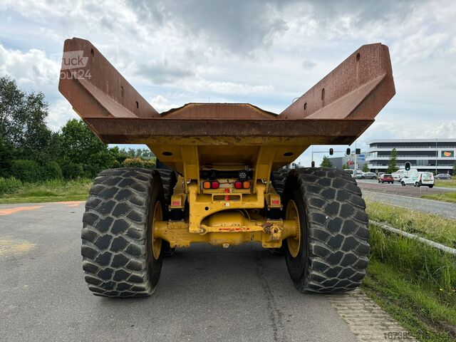 Самосвал Caterpillar 740B