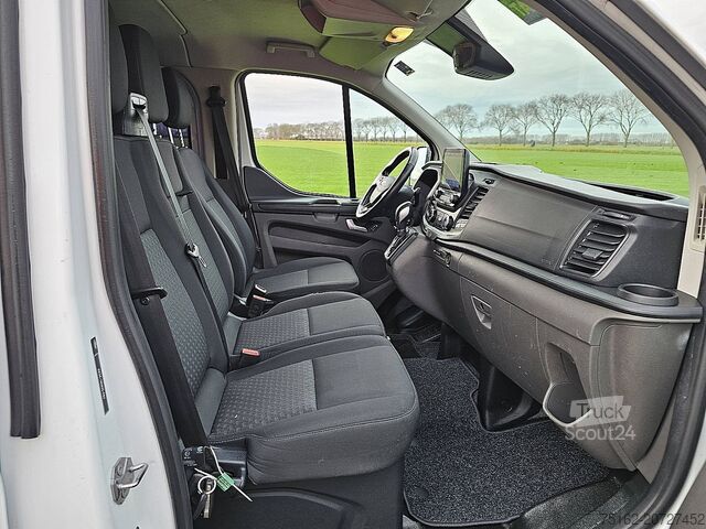Bestelauto FORD TRANSIT CUSTOM 2.0 L2H1 Dub.- Cab. Navi