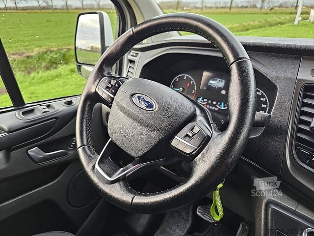 Bestelauto FORD TRANSIT CUSTOM 2.0 L2H1 Dub.- Cab. Navi