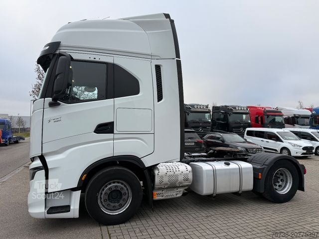Standardni vlačilec IVECO S-Way 480/Intarder/2xTank/Navi/EURO6D