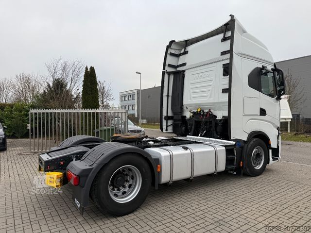 Standardni vlačilec IVECO S-Way 480/Intarder/2xTank/Navi/EURO6D
