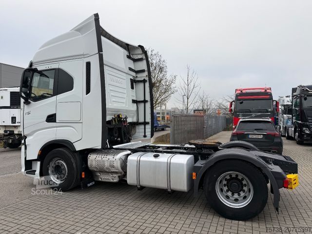 Standardni vlačilec IVECO S-Way 480/Intarder/2xTank/Navi/EURO6D