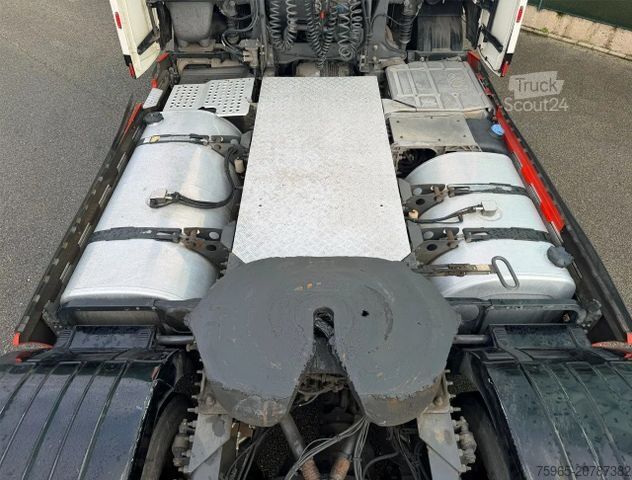 Standardni vlačilec VOLVO FH 460 GLOBETROTTER XL 2x TANKS TOP CONDITION NL