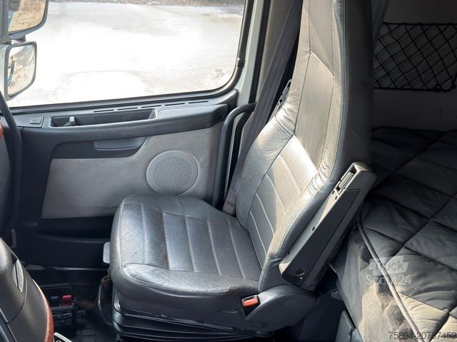 Gru montata su autocarro VOLVO FH12 460* HIAB 800 E - 7 + JIB 135 X + FUNK