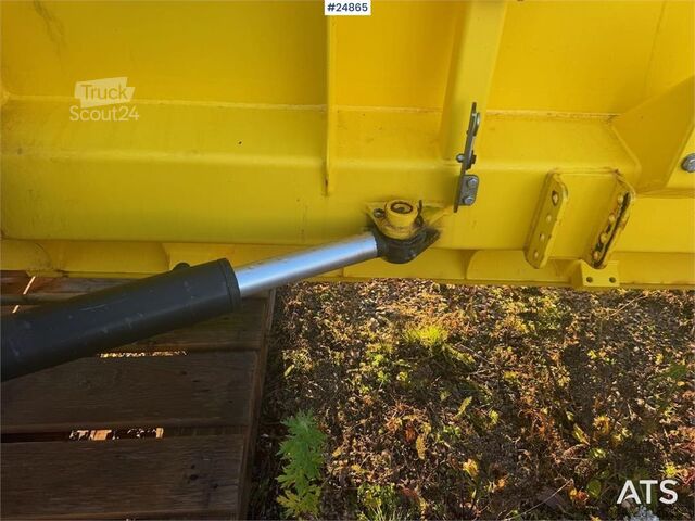   Arctic AM3700HMD plow
