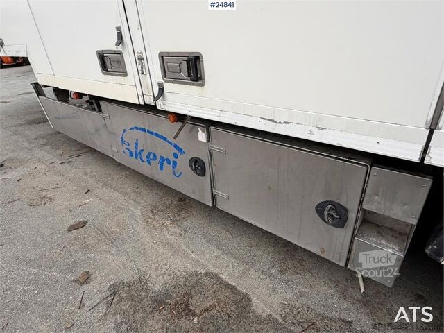  Ekeri Jumbo semi with a new refrigeration unit and full