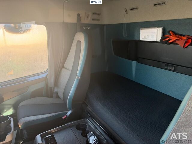  Volvo FM420 6x2 Box truck with refrigerated/freezer unit