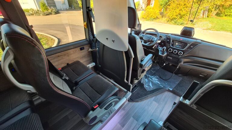Minibussi IVECO 2x Daily 70 Lagerfahrzeug Ferqui Sunrise 2,5 m B